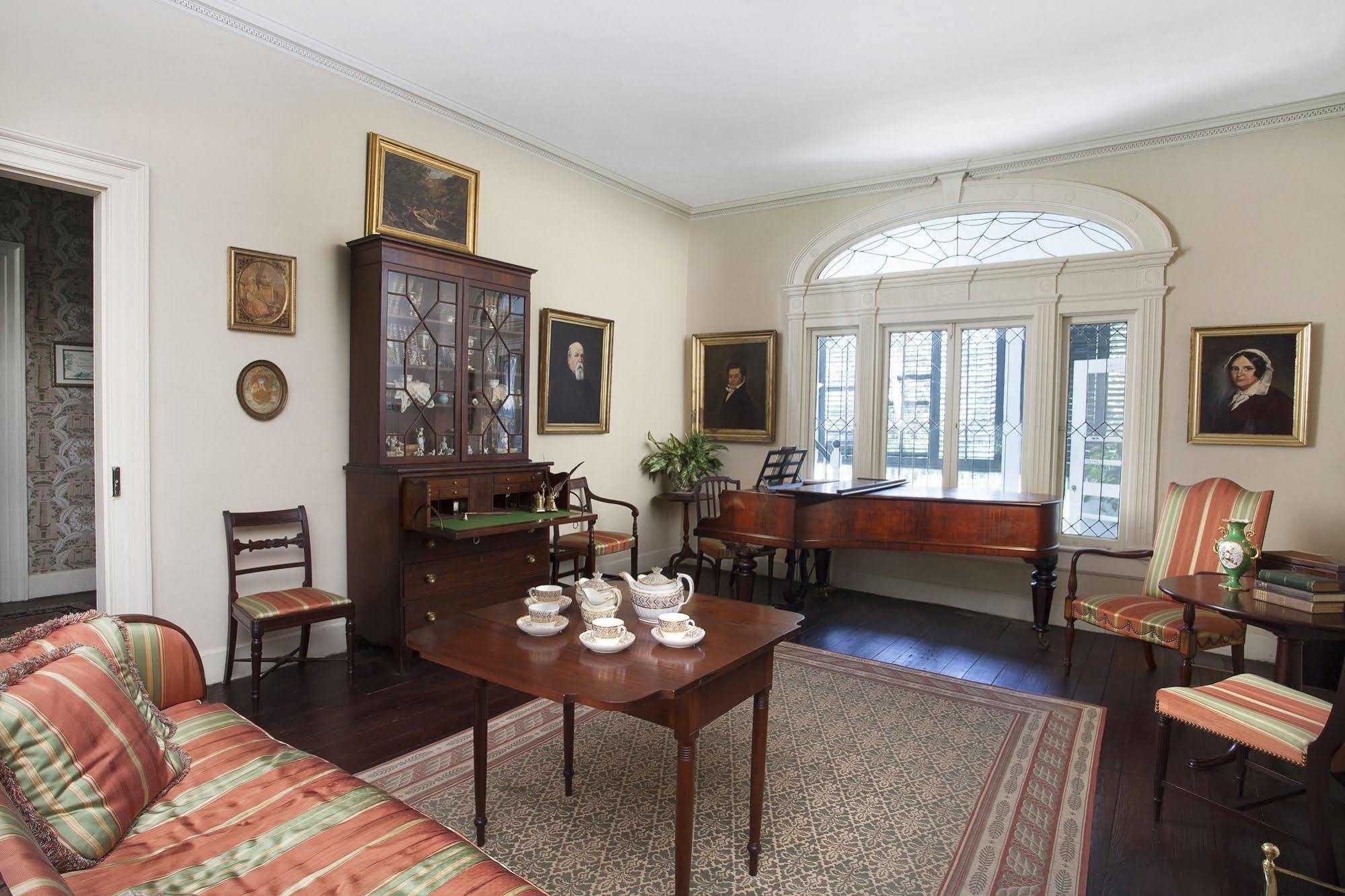 Linden - A Historic Bed And Breakfast ナチェズ エクステリア 写真